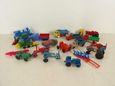 LOT DE CAMIONS TRACTEURS LOCOMOTIVES etc jouets anciens plastiques W. GERMANY