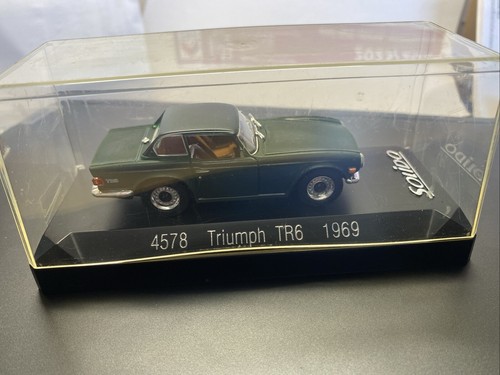 Solido 4578 triumph - 1/43,