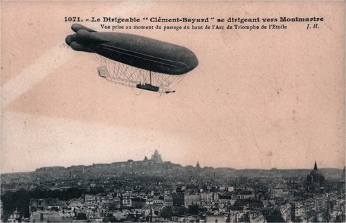 Cpa paris le - -, dirigeable