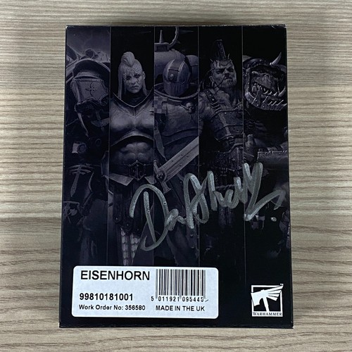 Signé par dan abnett - signé,