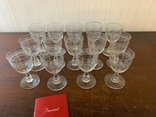 13 verres a vin blanc gravés en cristal de Baccarat (prix à la pièce)