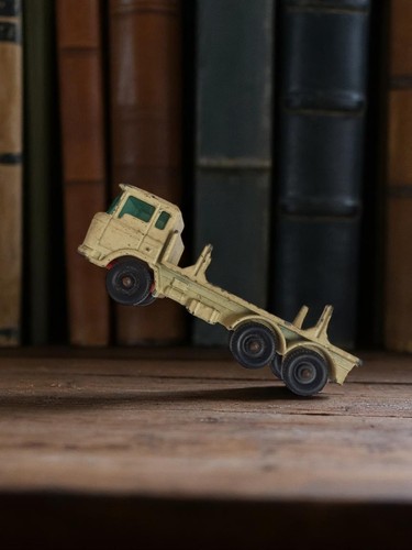 Camion miniature ancien
