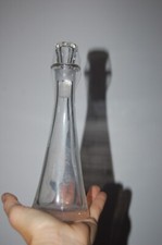 Ancienne topette en verre soufflé , graduée de 1 à 4 , avec bouchons 22 cm