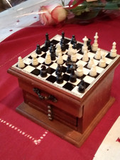 PETIT COFFRET EN BOIS 4 DESSOUS DE VERRE EN LIEGE JEU D'ECHEC : PIONS AIMANTÉS .