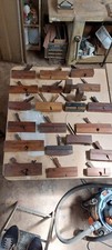 Collection de rabots ,guillaumes et bouvets anciens en bois.