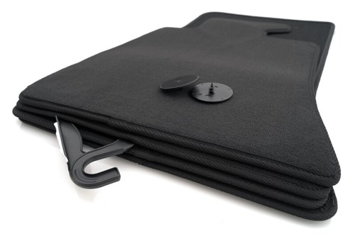 Tapis sol neufs - de, e81