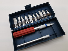 OUTILS POUR LE MODÉLISME EN BOITE PLASTIQUE