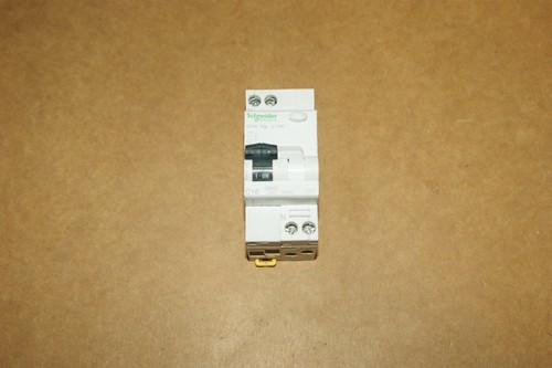 Disjoncteur schneider dt40 - disjoncteur,