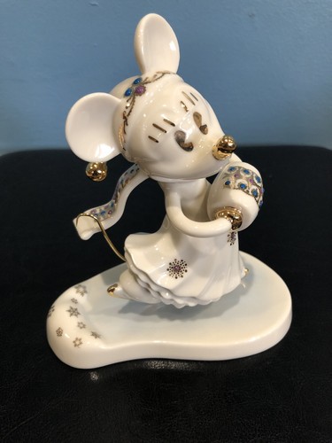 Lenox minnie skating - lenox,