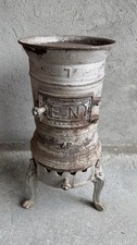 Ancien poêle à bois en fonte