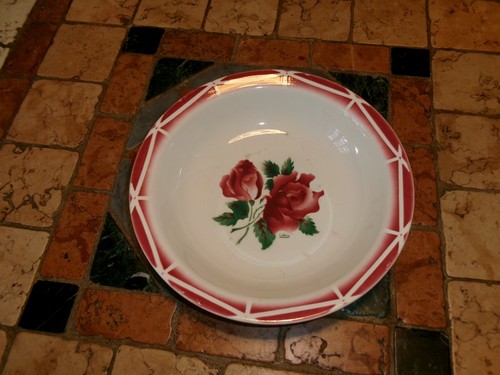 Ancien plat rond - , et