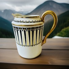 Pot à lait en Porcelaine