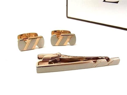 Lot boutons de - de, 2
