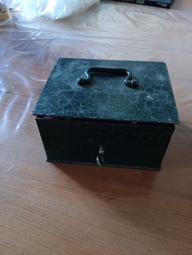Ancien petit coffre fort - ancien,