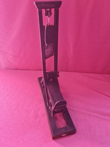 Guillotine objet maitrise - guillotine,
