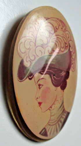 Ancienne broche celluloïd