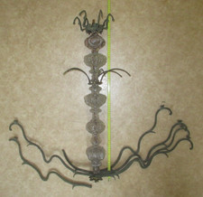 Armature de grand lustre d'église avec axe à balustres en verre , XIXème siècle 