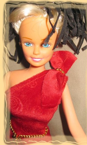 Robe pour poupée - @@@, mannequin