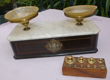 ancienne balance à tabac avec