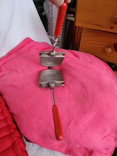 Ancien appareil croque - appareil, a
