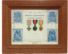09/25 (CRB372) Cadre avec des médailles de la guerre 14/18 french MEDAL