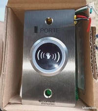 Comelit Bouton Infrarouge lumineux monté sur façade inox REF BP/508IRL-ETR