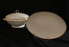 Soupière, plat, porcelaine