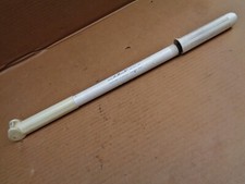 Pompe vélo marque Zéfal SP2 couleur blanche ( compressé 40 cm)