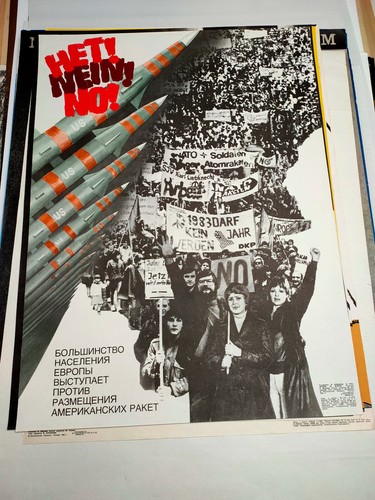 Affiche non contre les - affiche,