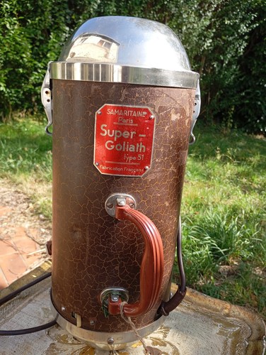 Aspirateur vintage des années