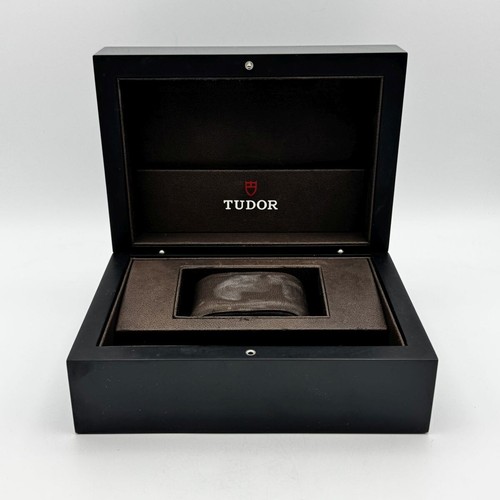 Tudor black bay boîte montre - black,