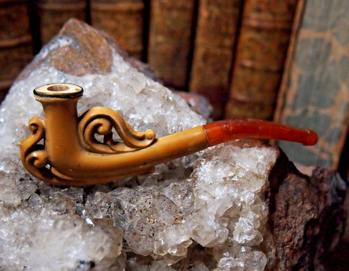 Fine pipe fume - fume, cigarette