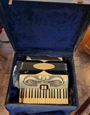 Vintage Capri Piano Accordion
