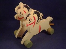 Ancien jouet bois animé à pousser animal double chevaux