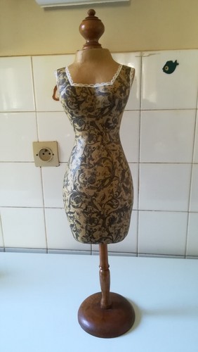 Ancien mannequin carton - ancien,