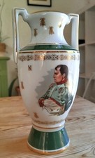 Joli Vase Amphore Napoléon & Joséphine vert et doré - Porcelaine de luxe France