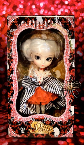 Nrfb pullip doll - nrfb,