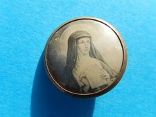 BADGE INSIGNE BROCHE MARGUERITE MARIE ALACOQUE SACRE COEUR DE JESUS AUGIS
