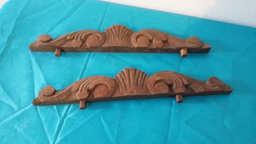 Paire frontons bois sculptes - 2,