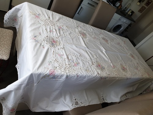 Nappe brodée main - nappe,