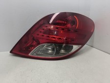 Feu arriere principal droit