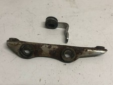 UN SUPPORT DE RADIATEUR MOTO