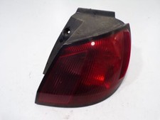 FEU ARRIERE DROIT 8331A074