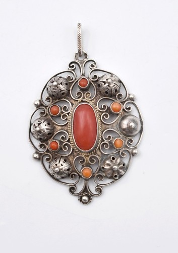 Ancien grand pendentif - , en