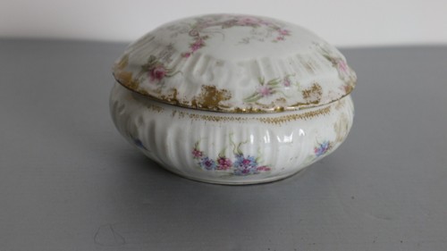 Bonbonniere porcelaine de - en,