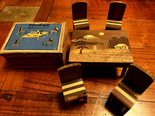 Accessoires pour poupée (table et 4 chaises) Japon - bois marqueté -l