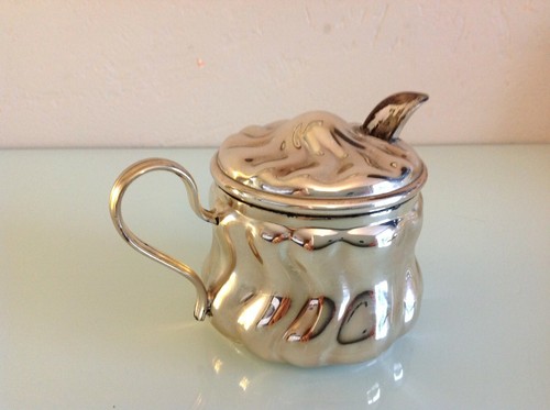Pot lait metal - à,