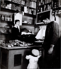 Gaston Paris, Saint-Guénolé, Père et sa Fille à l'Épicerie vintage silver p