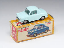 NOREV - 18 - Vespa 400 - Bleu