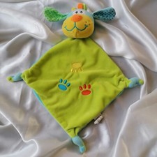 Doudou chien vert, dos bleu, broderies empreintes, grelot, Item international